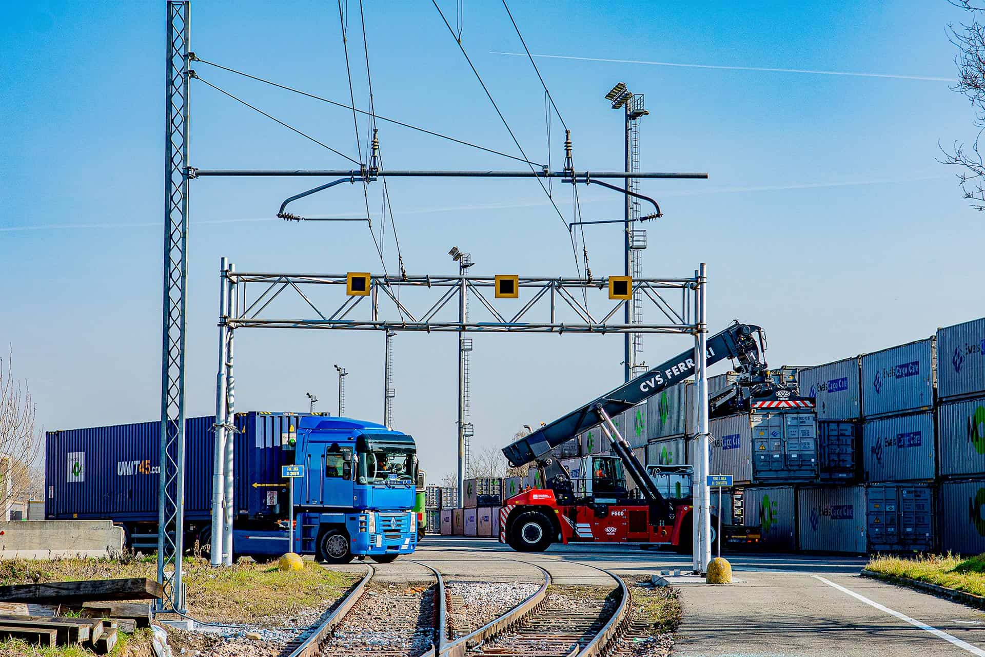 Terminalizzazione - portale linea di contatto Ferrovienord ingresso terminal sacconago di Malpensa Intermodale